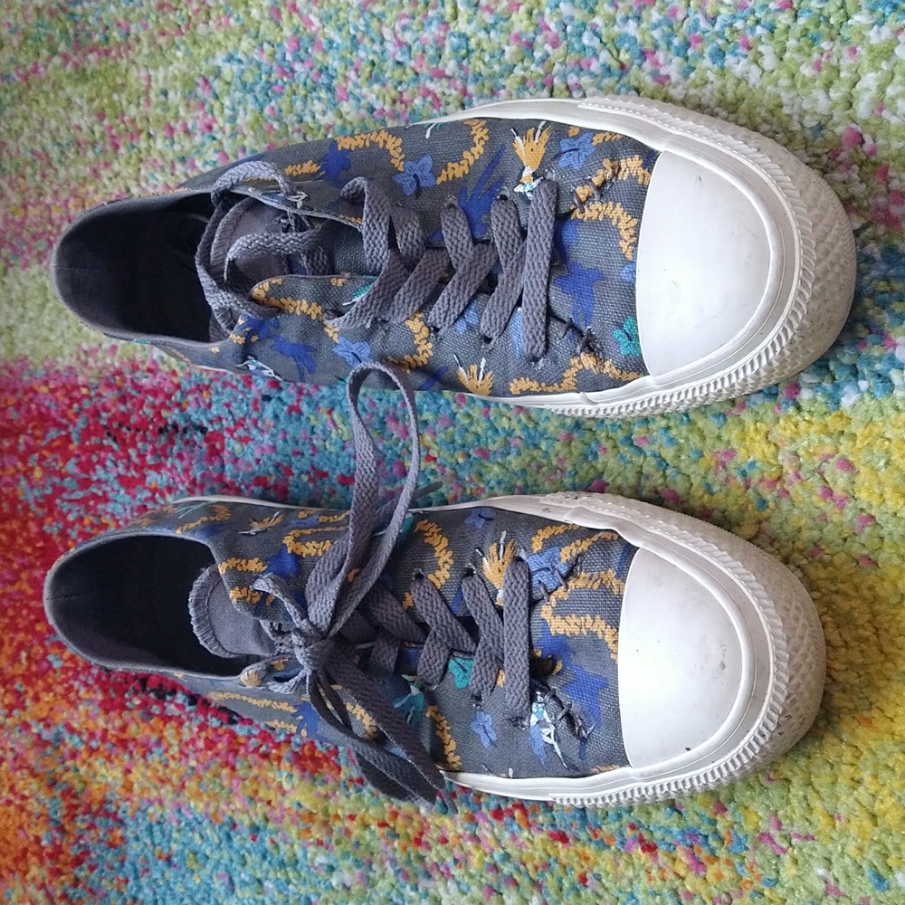 Converse Sawyer Hawaiian Print Low Top Sneakers (men's 9, women's 11)